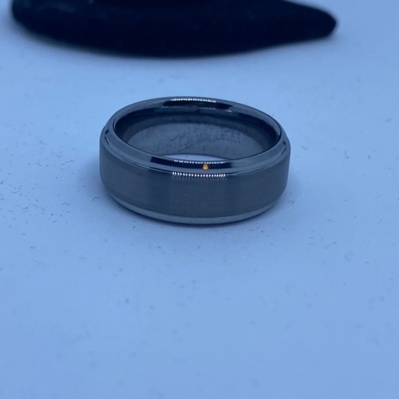 8mm Polished Step Edge Matte Brushed Finish Center Tungsten Ring Men’s Size 8.5 - Picture 7 of 7